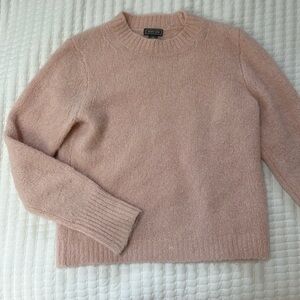 Light pink kitted sweater
